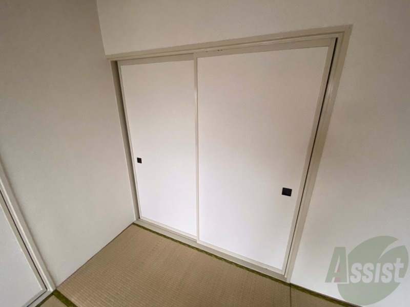 収納　寝室の収納です。部屋がすっきり片付きます。