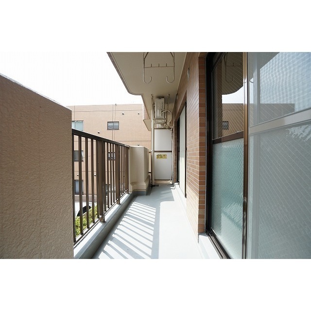 バルコニー　洋室１，２　バルコニー