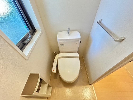 トイレ　※別号室の写真になります。