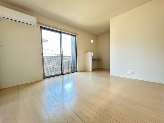 居室・リビング　※別号室の写真になります。