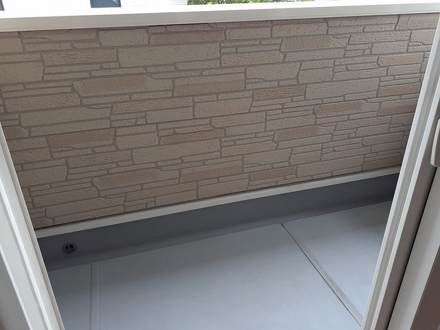 バルコニー　陽当たり良好なバルコニーです