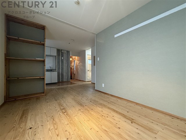 居室・リビング　2面採光の明るいリビングです♪