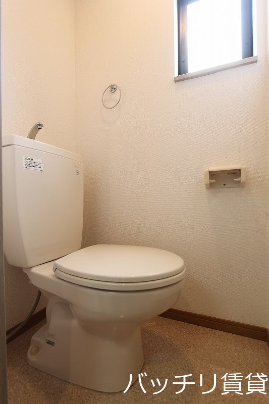 トイレ　同型タイプの為、現状を優先致します。