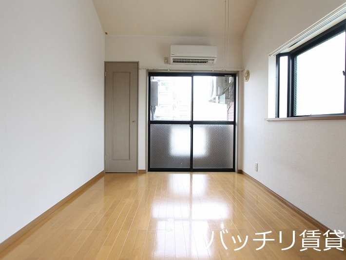 バルコニー　同型タイプの為、現状を優先致します。