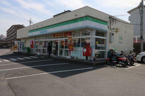 コンビニ　ファミリーマート 草津笠山店（コンビニ）まで493m