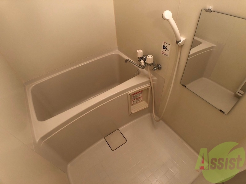 バス・シャワールーム　お風呂です。ゆっくりお風呂につかるのも体に良いですね～