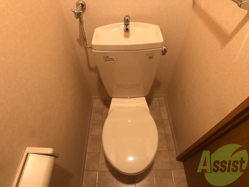 トイレ　トイレです。清潔感があり安心して使えますね。