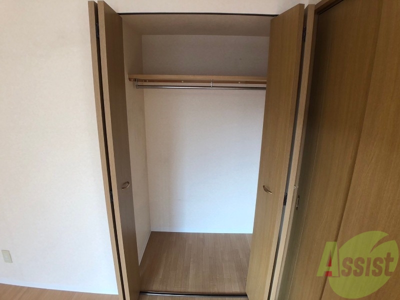 収納　寝室の収納です。部屋がすっきり片付きます。