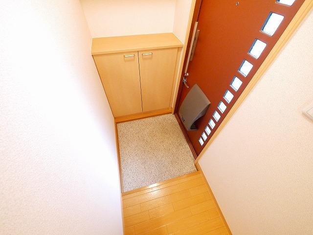 玄関　収納もある玄関です