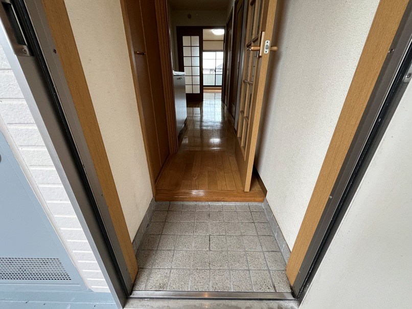 玄関　※参考写真