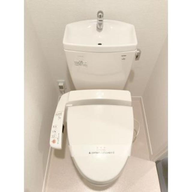 トイレ　※写真は同タイプ住戸です。