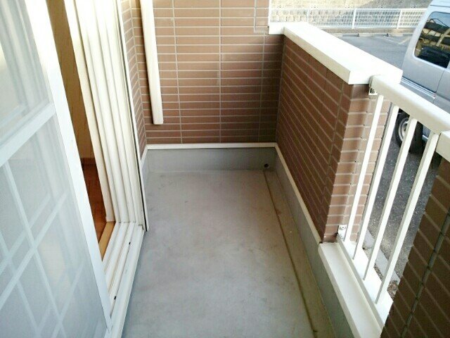 バルコニー　開放的で明るい空間を演出してくれるバルコニーです