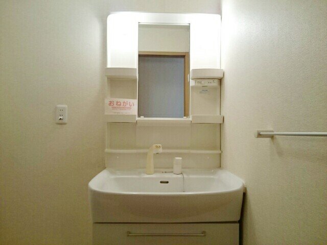 洗面設備　使いやすい洗面所です