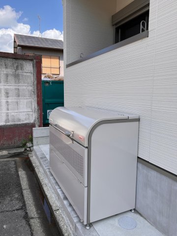 その他共有部分　ゴミ置き場も蓋つきで綺麗にしてます