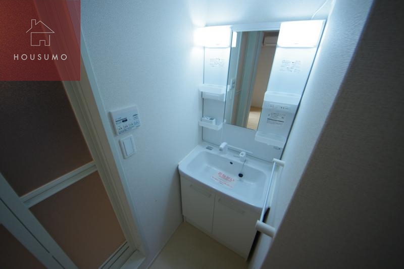 洗面設備　コンパクトで使いやすい洗面所