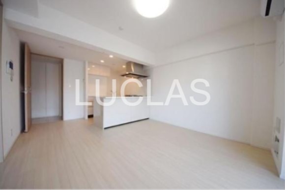 居室・リビング　白基調のくつろぎ空間♪