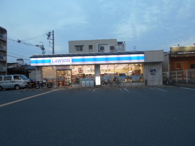 コンビニ　ローソン 西京極北庄境町店（コンビニ）まで592m
