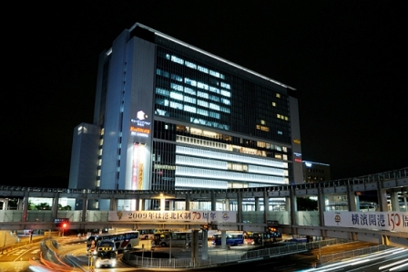 ショッピングセンター　CUBICPLAZA Shin-yokohama(キュービッ（ショッピングセンター）まで608m