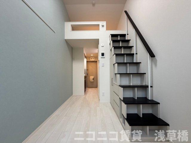 居室・リビング　203号室イメージの為、現状を優先致します。