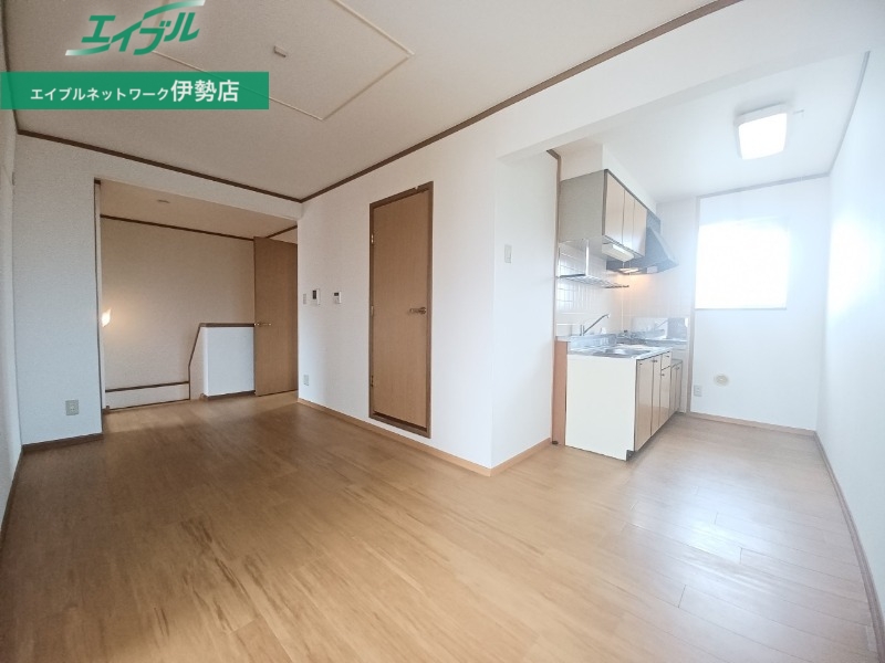 居室・リビング　反転タイプ参考写真