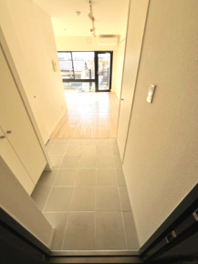 玄関　※別部屋参考写真