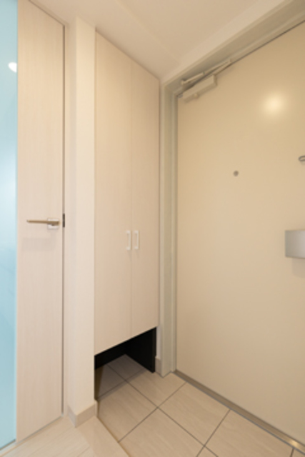 玄関　※写真は同タイプ住戸です。