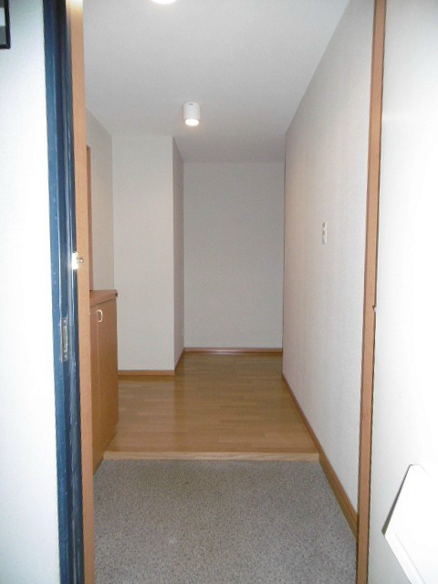 玄関　※写真は　別号室