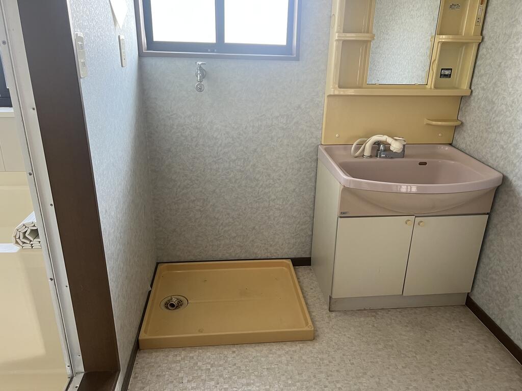 洗面設備　※同建物（他部屋）の写真です。ハウスクリーニング後のお引渡し
