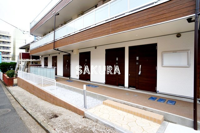 エントランス　帰りが楽しみになる重厚感あるエントランスです♪