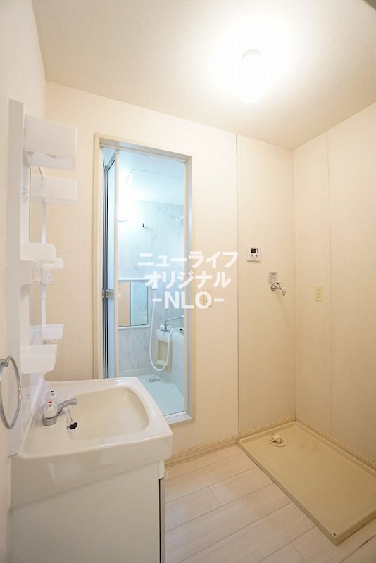 その他　ゆとりある洗面脱衣所は作業や身支度もしやすいです☆