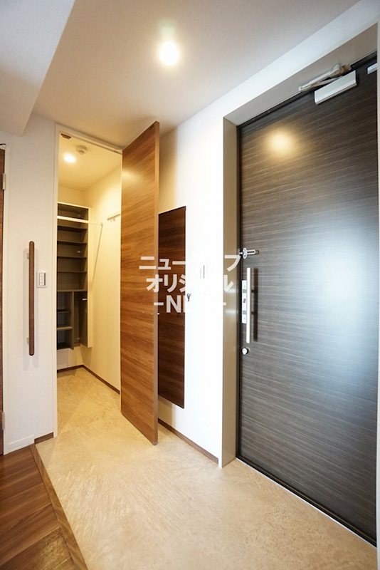 玄関　靴以外にもアウトドア品等も収納できる土間収納付き☆