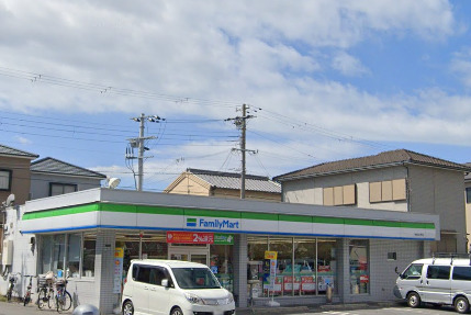 コンビニ　ファミリーマート 岸和田上町店（コンビニ）まで612m