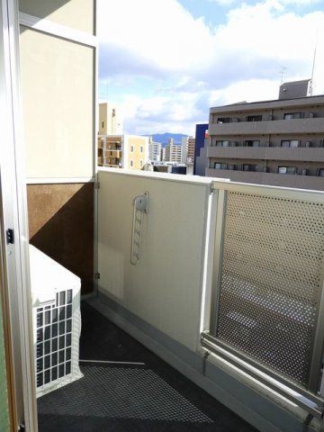 バルコニー　バルコニーからの眺めを楽しみながら食事をしませんか