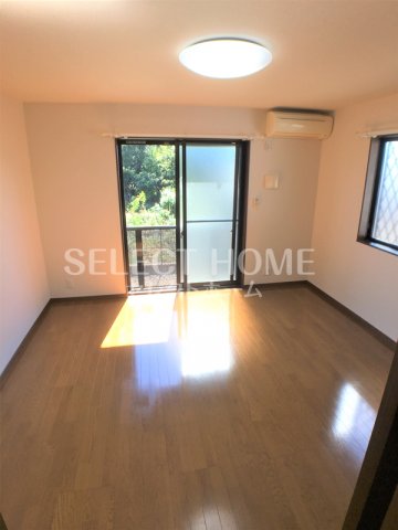 居室・リビング　同型タイプこちらのリビングで趣味の時間をお楽しみください