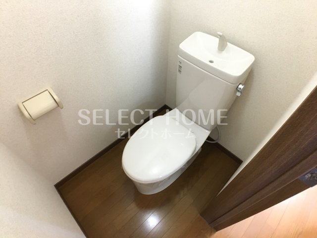 トイレ　同型タイプゆったりとした空間のトイレです
