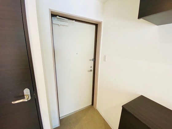 玄関　※別部屋の写真です