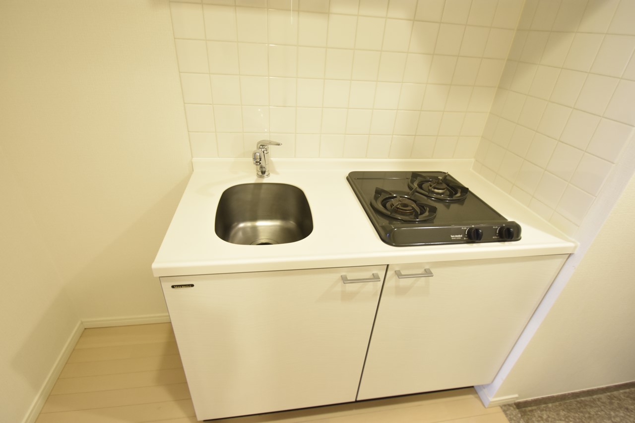 キッチン　ガスコンロ2口付のシステムキッチンです。