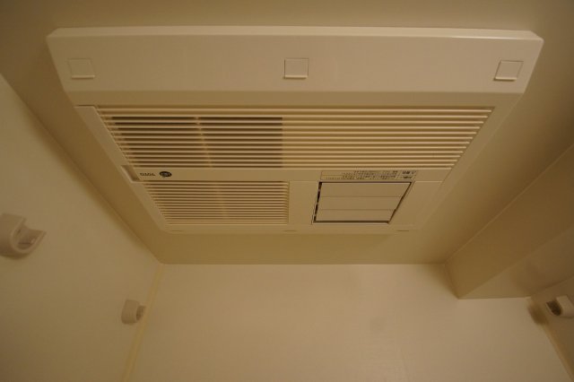 バス・シャワールーム　浴室乾燥機付のバスルーム