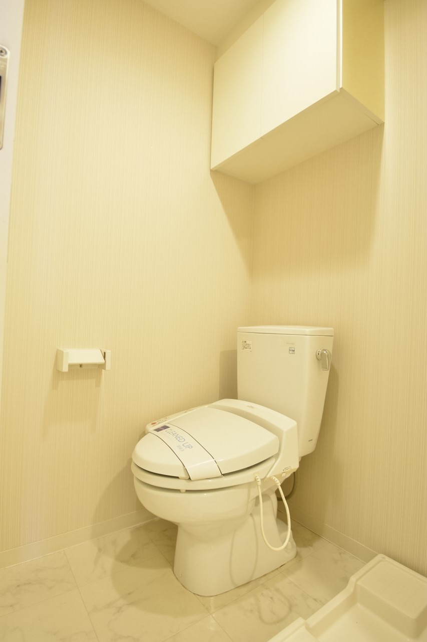 トイレ　温水洗浄便座付トイレ