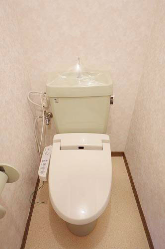 トイレ　シャワートイレ付