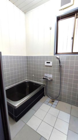 バス・シャワールーム　給湯器、シャワー、カラン新品