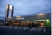 コンビニ　ファミリーマート TSUTAYA三吉店（コンビニ）まで494m