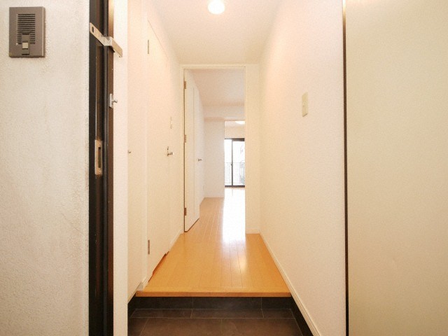 玄関　※別部屋の参考写真となります※現況優先※