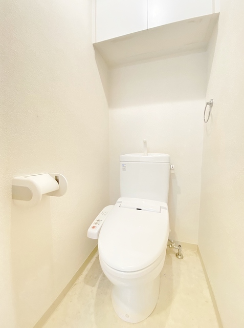 トイレ　温水洗浄便座