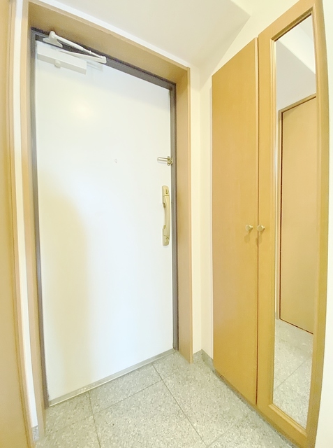 玄関　姿見付シューズボックス