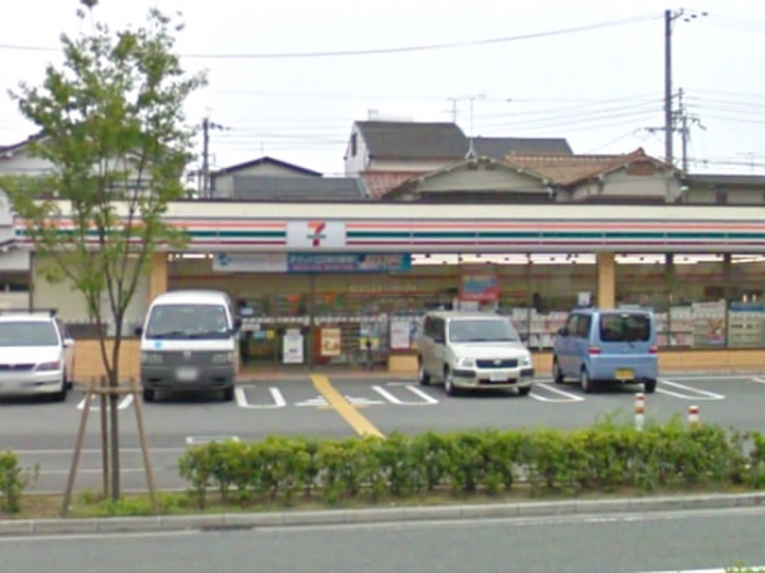 コンビニ　セブンイレブン（コンビニ）まで200m