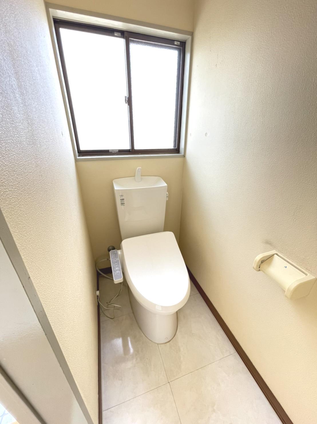 トイレ　ウォシュレット機能付きトイレ