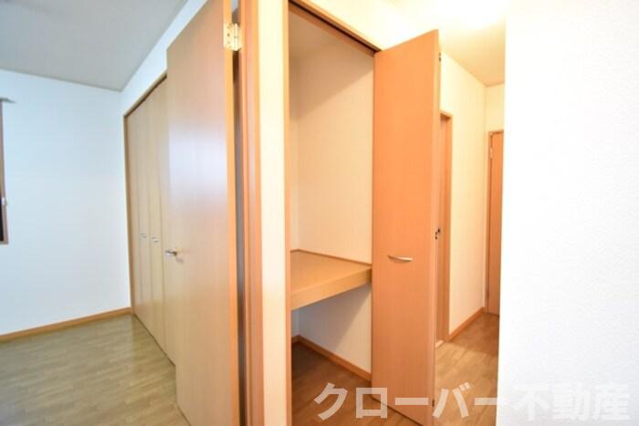 収納　物入（廊下）