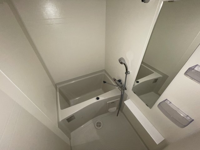 バス・シャワールーム　同物件別部屋写真