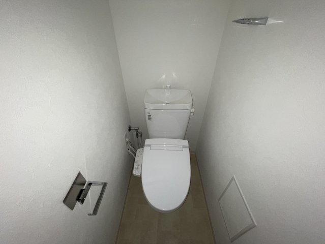 トイレ　同物件別部屋写真